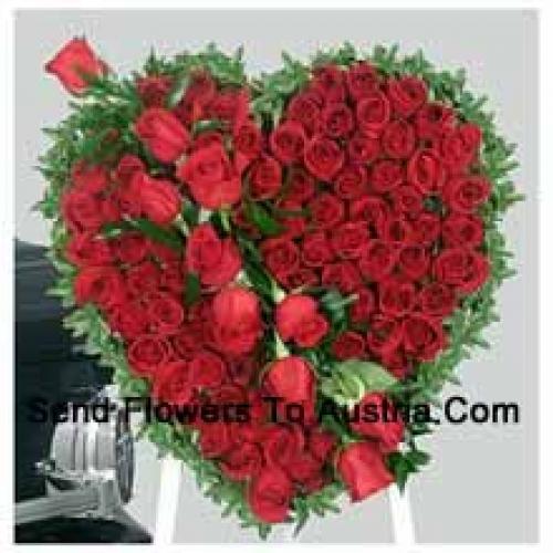 Beautiful Heart Shaped 101 Red Roses